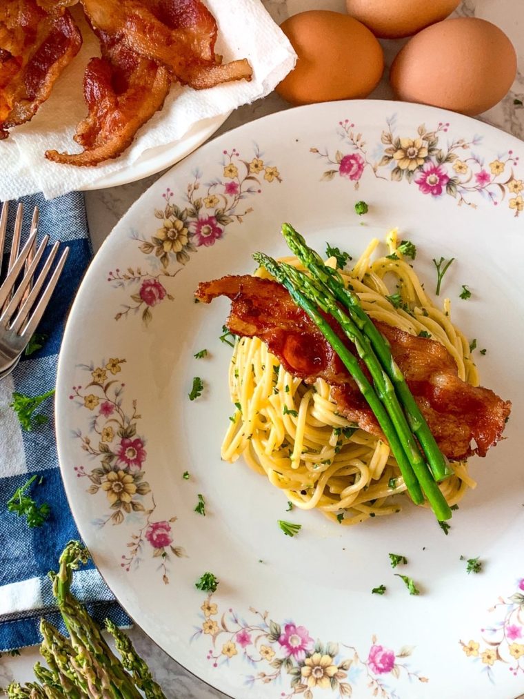 herby carbonara with asparagus