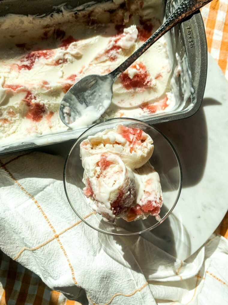 no churn rhubarb buttermilk ice cream