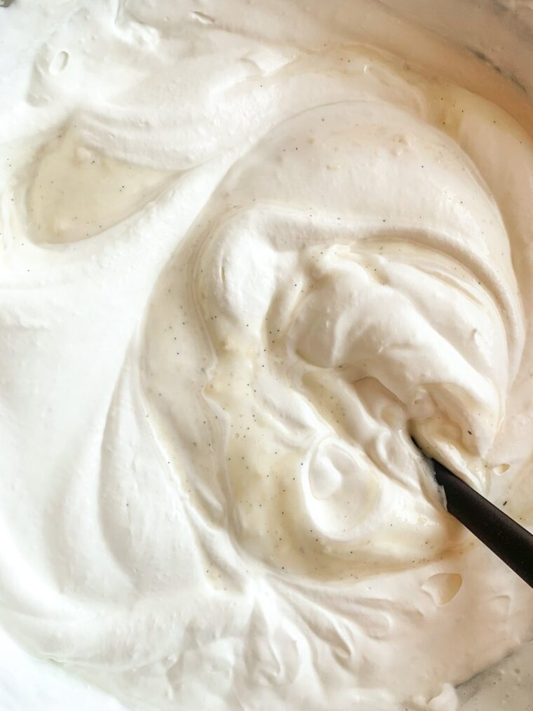 whipped cream with vanilla