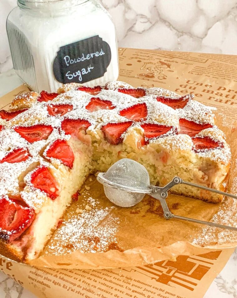 strawberry yogurt cake